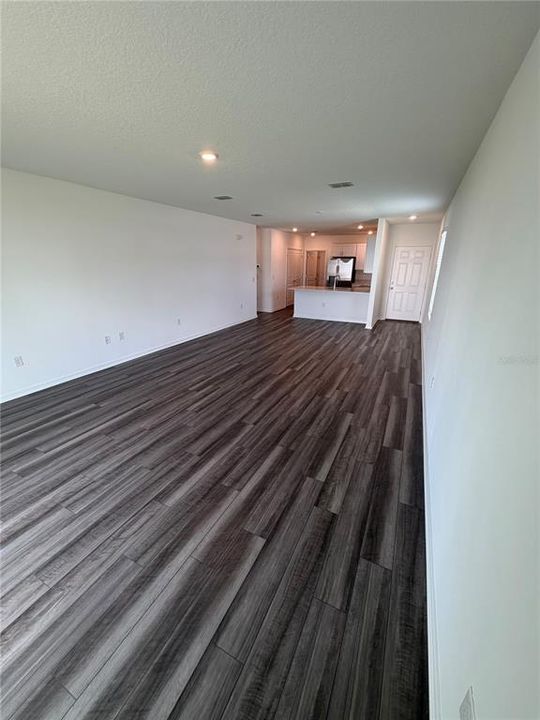 En Renta: $2,250 (3 camas, 2 baños, 1600 Pies cuadrados)