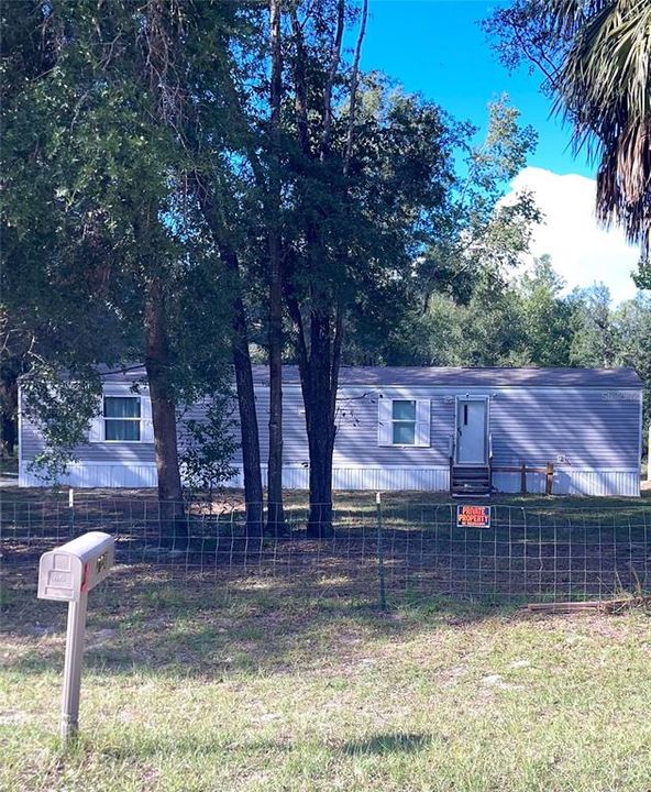 For Sale: $149,900 (2 beds, 2 baths, 840 Square Feet)