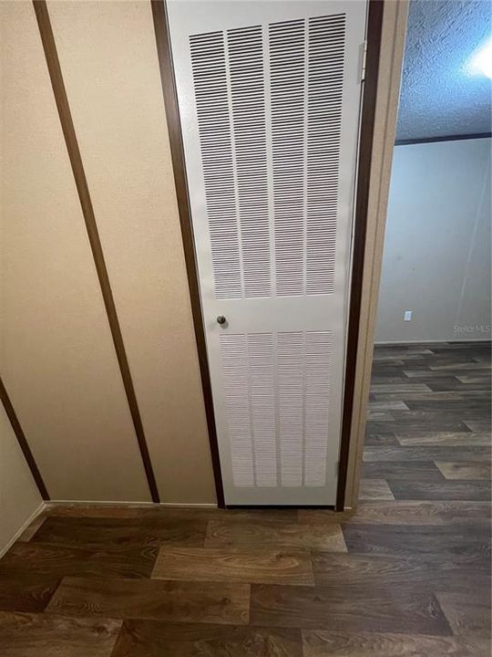 For Sale: $149,900 (2 beds, 2 baths, 840 Square Feet)