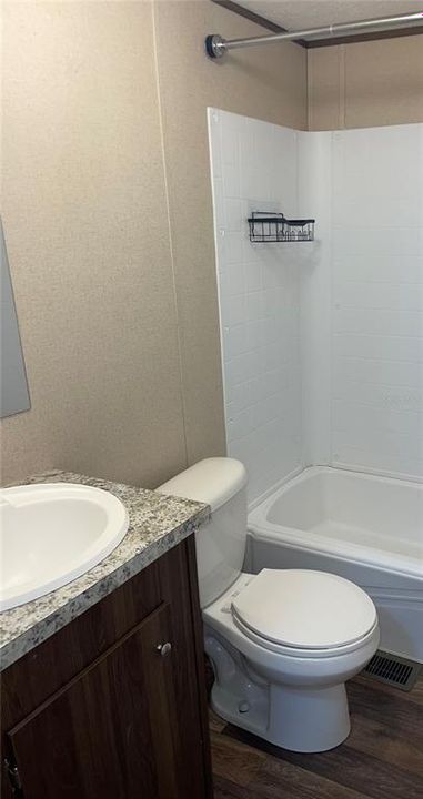 For Sale: $149,900 (2 beds, 2 baths, 840 Square Feet)