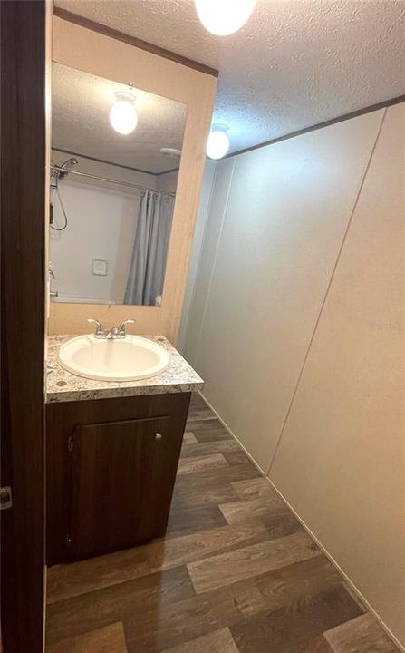 For Sale: $149,900 (2 beds, 2 baths, 840 Square Feet)