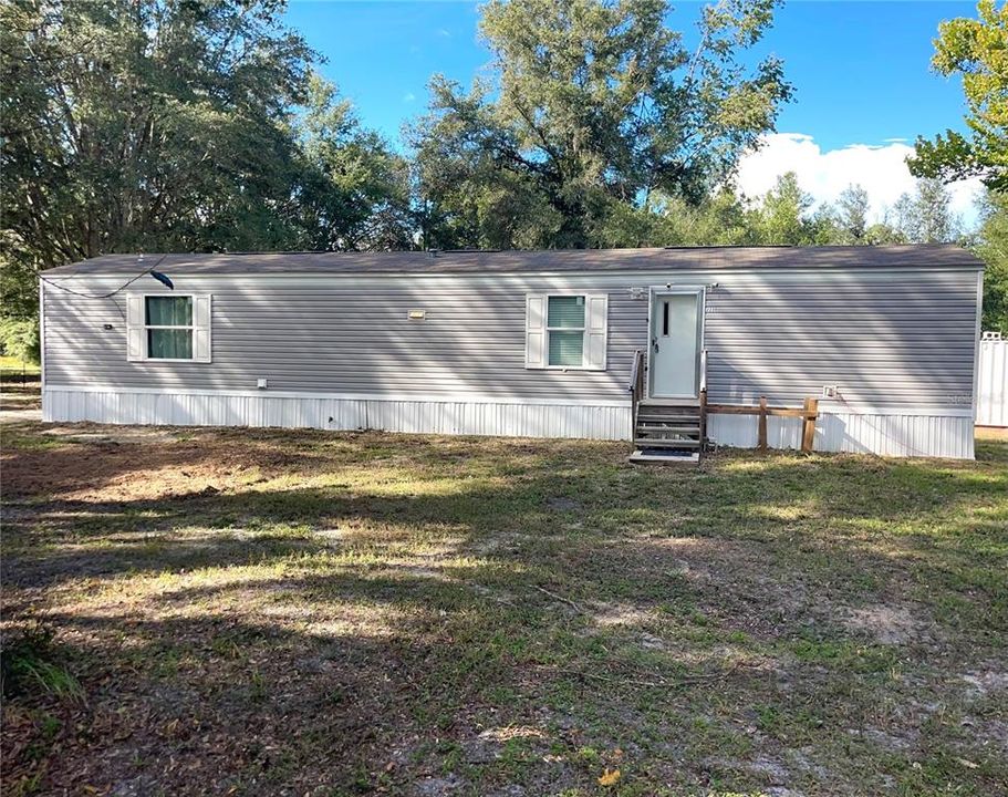 For Sale: $149,900 (2 beds, 2 baths, 840 Square Feet)