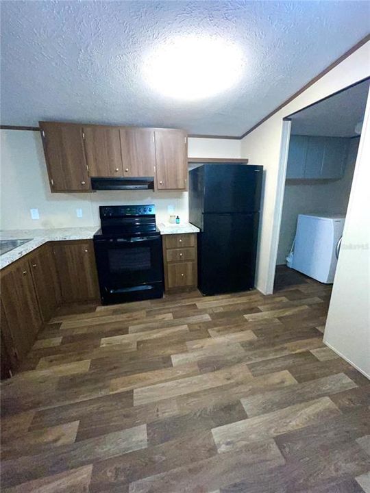 For Sale: $149,900 (2 beds, 2 baths, 840 Square Feet)