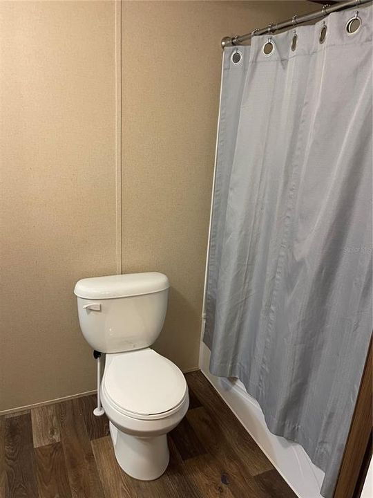 For Sale: $149,900 (2 beds, 2 baths, 840 Square Feet)