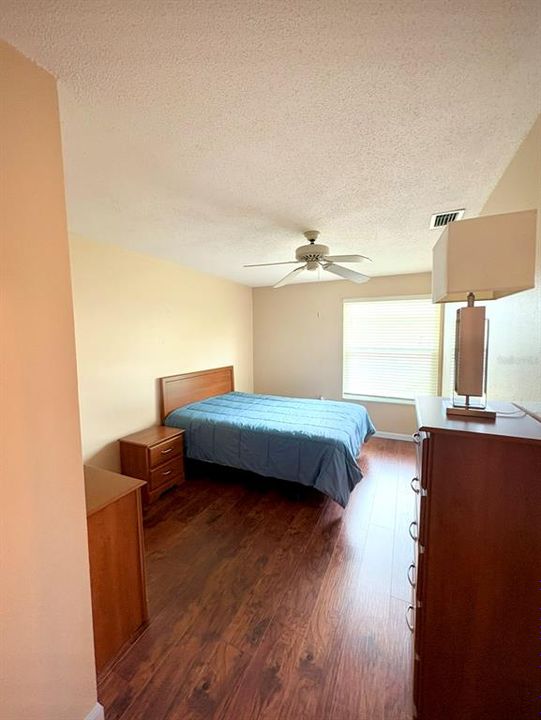 For Rent: $1,295 (2 beds, 1 baths, 825 Square Feet)
