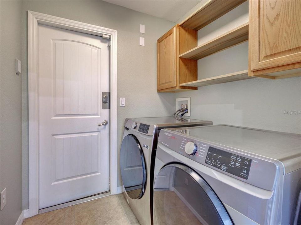 For Sale: $415,000 (3 beds, 2 baths, 1815 Square Feet)