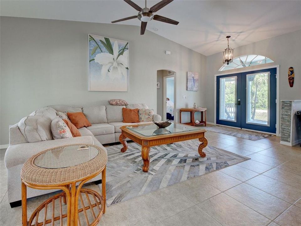 For Sale: $415,000 (3 beds, 2 baths, 1815 Square Feet)