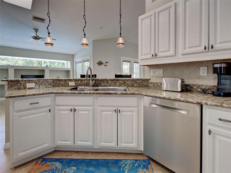 For Sale: $415,000 (3 beds, 2 baths, 1815 Square Feet)