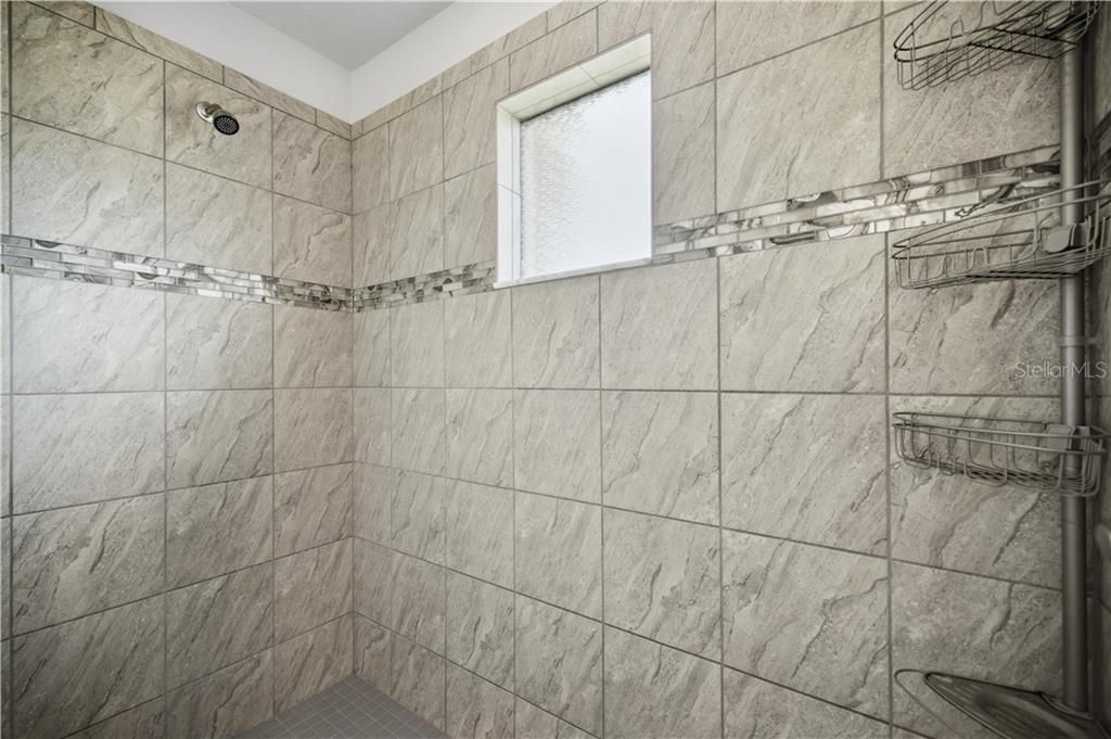 En Venta: $345,000 (3 camas, 2 baños, 1656 Pies cuadrados)