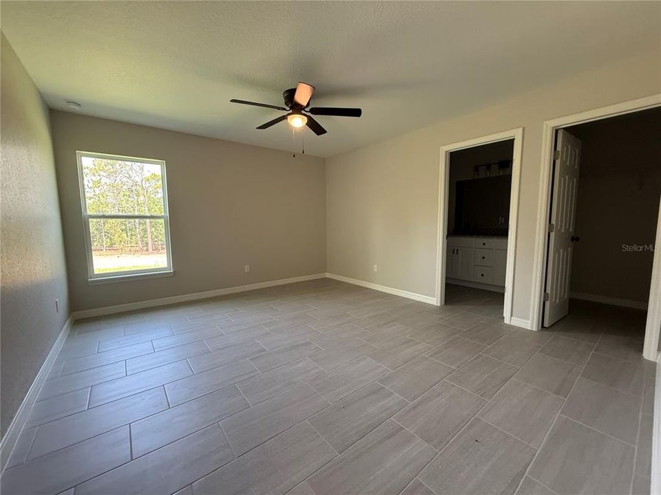En Venta: $242,900 (3 camas, 2 baños, 1380 Pies cuadrados)