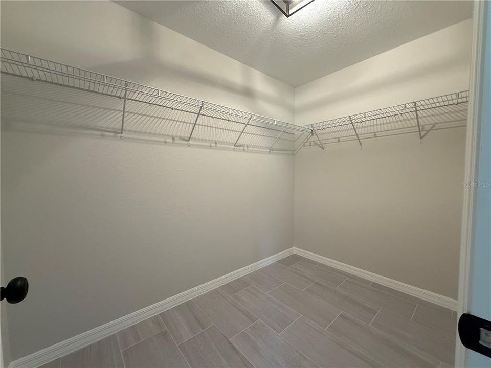 En Venta: $242,900 (3 camas, 2 baños, 1380 Pies cuadrados)