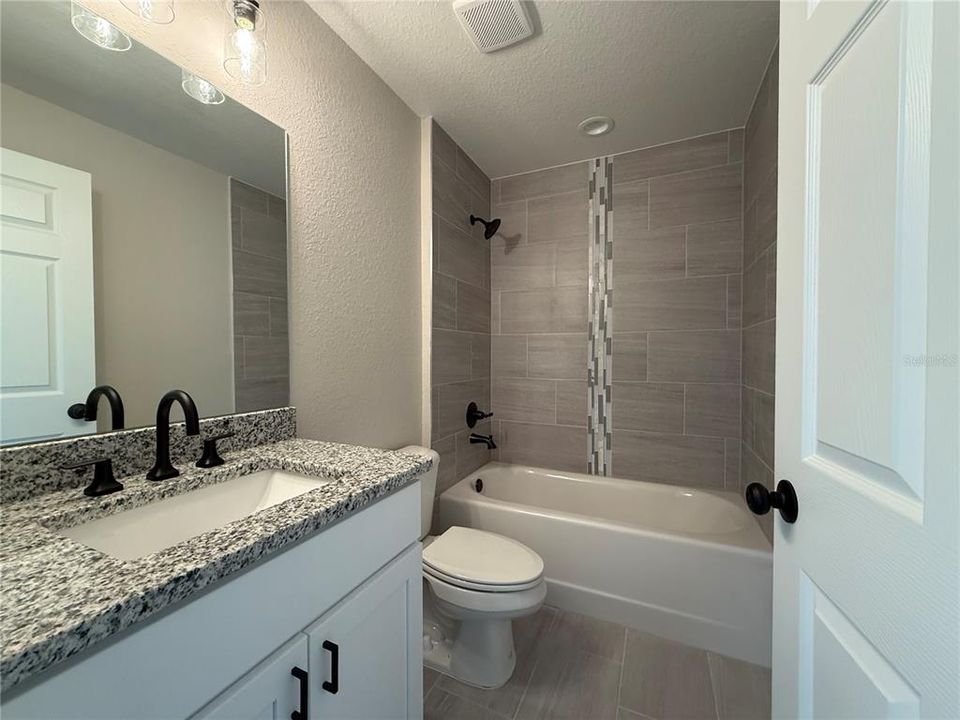 En Venta: $242,900 (3 camas, 2 baños, 1380 Pies cuadrados)