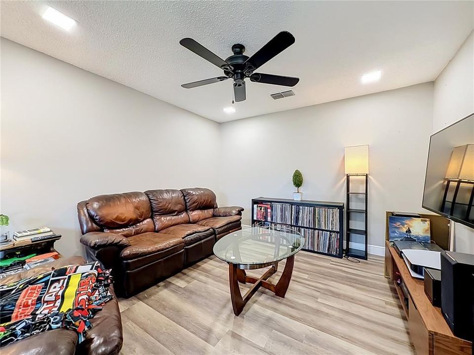 En Venta: $245,000 (2 camas, 1 baños, 1053 Pies cuadrados)