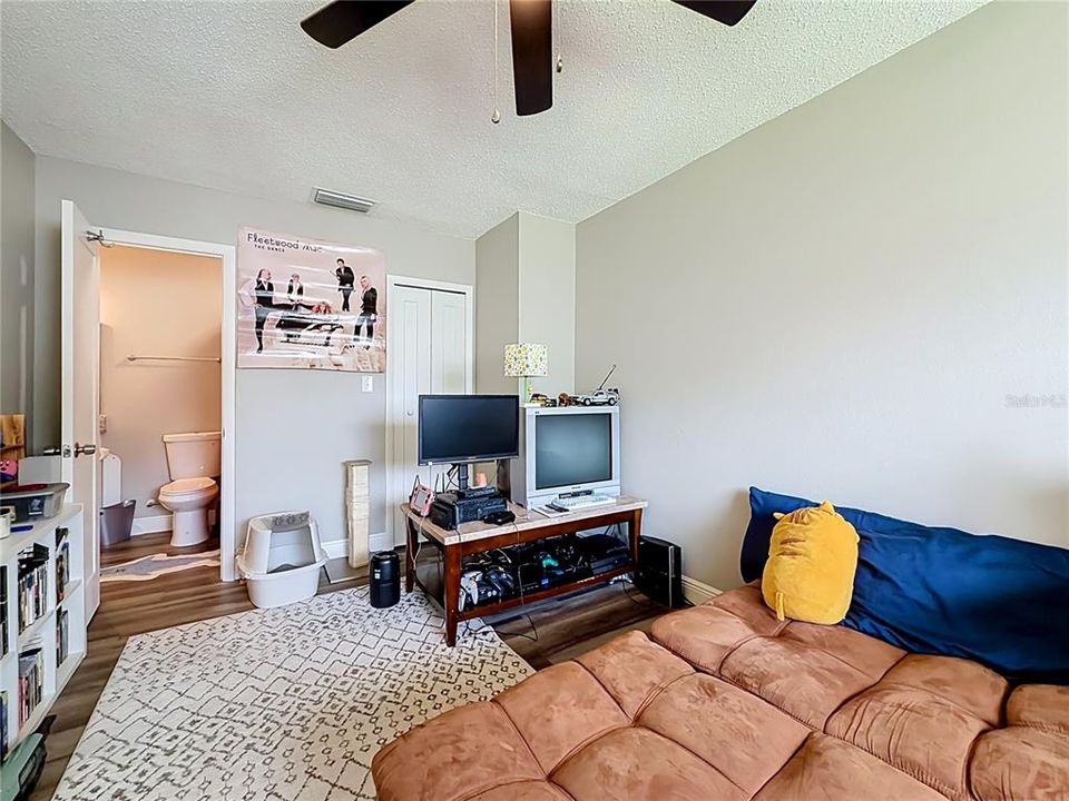 En Venta: $245,000 (2 camas, 1 baños, 1053 Pies cuadrados)