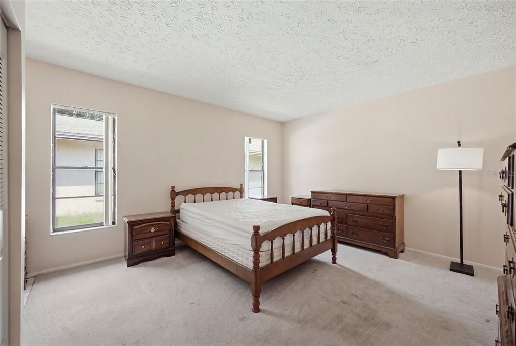 For Sale: $364,000 (3 beds, 2 baths, 1593 Square Feet)