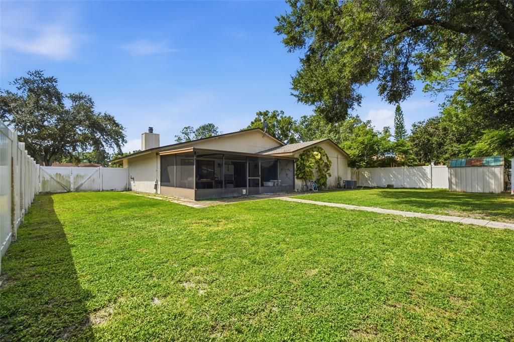 For Sale: $364,000 (3 beds, 2 baths, 1593 Square Feet)