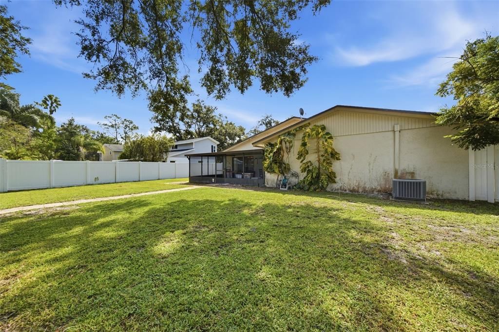 For Sale: $364,000 (3 beds, 2 baths, 1593 Square Feet)