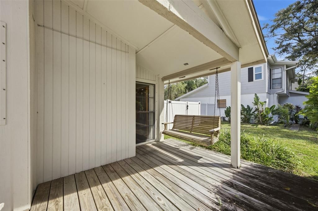 For Sale: $364,000 (3 beds, 2 baths, 1593 Square Feet)