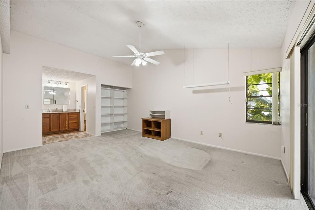 For Sale: $364,000 (3 beds, 2 baths, 1593 Square Feet)