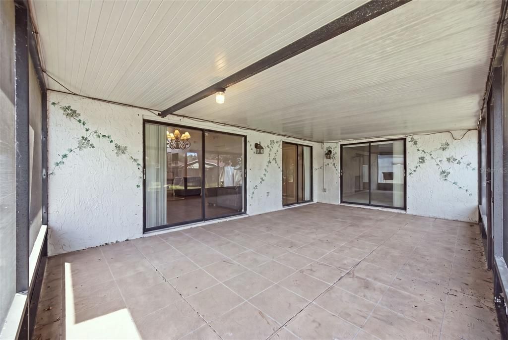 For Sale: $364,000 (3 beds, 2 baths, 1593 Square Feet)