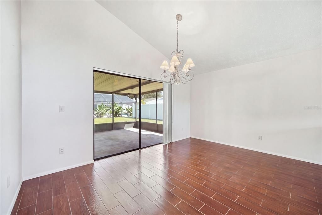 For Sale: $364,000 (3 beds, 2 baths, 1593 Square Feet)