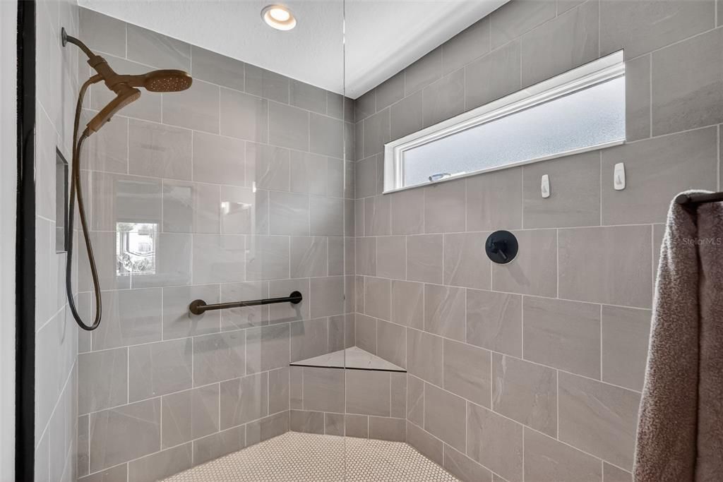 For Sale: $599,000 (3 beds, 2 baths, 1809 Square Feet)