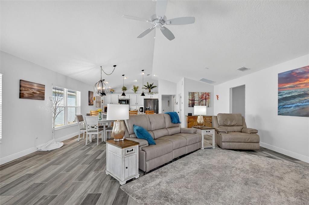 For Sale: $599,000 (3 beds, 2 baths, 1809 Square Feet)