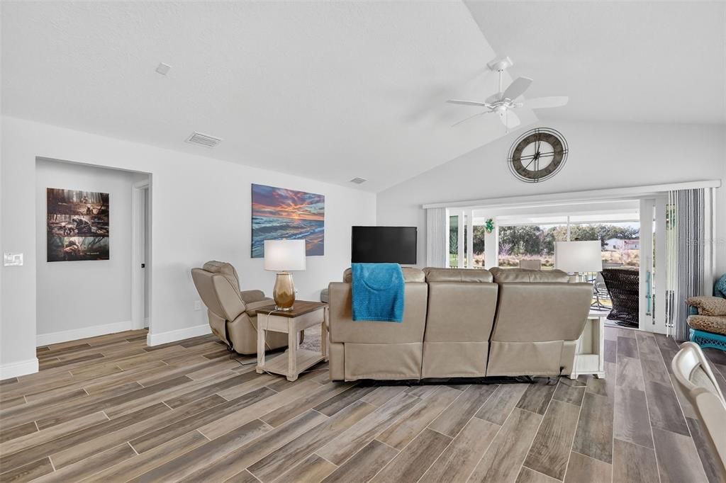 For Sale: $599,000 (3 beds, 2 baths, 1809 Square Feet)