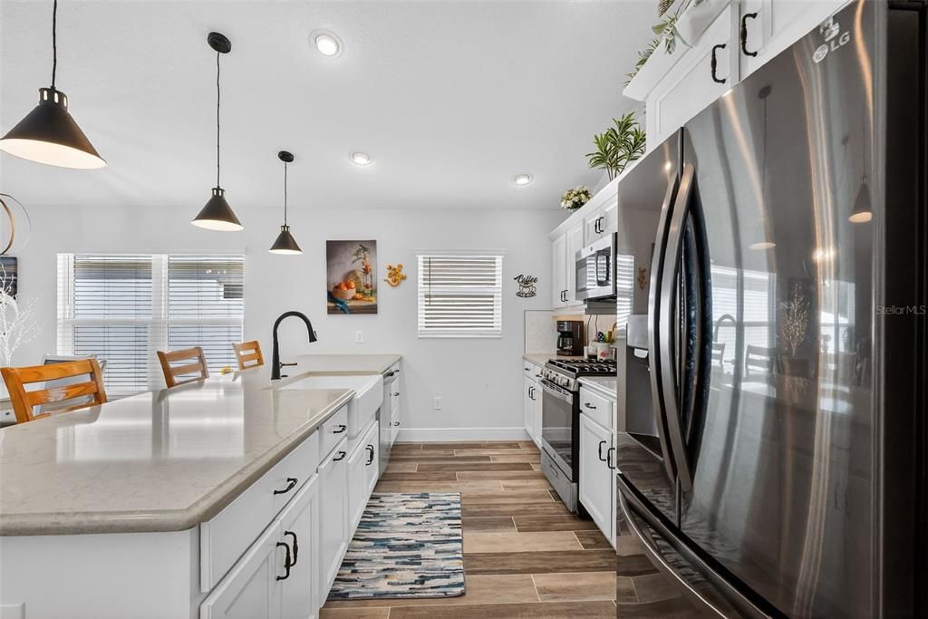 For Sale: $599,000 (3 beds, 2 baths, 1809 Square Feet)