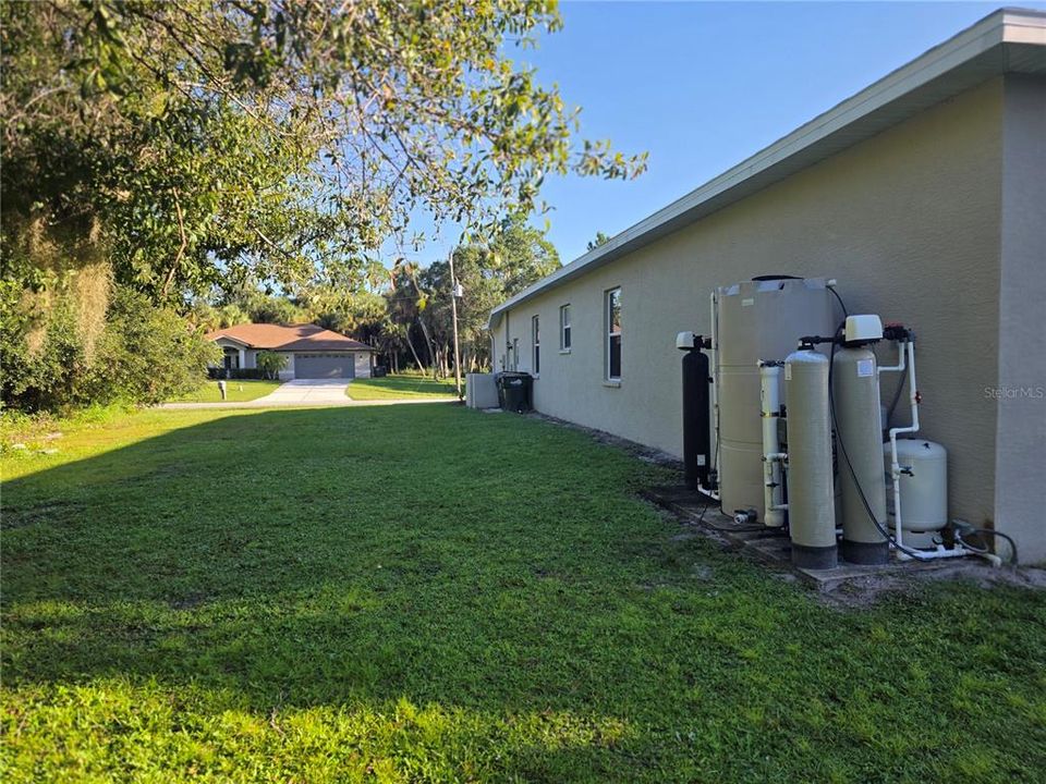 For Sale: $385,000 (4 beds, 2 baths, 2484 Square Feet)
