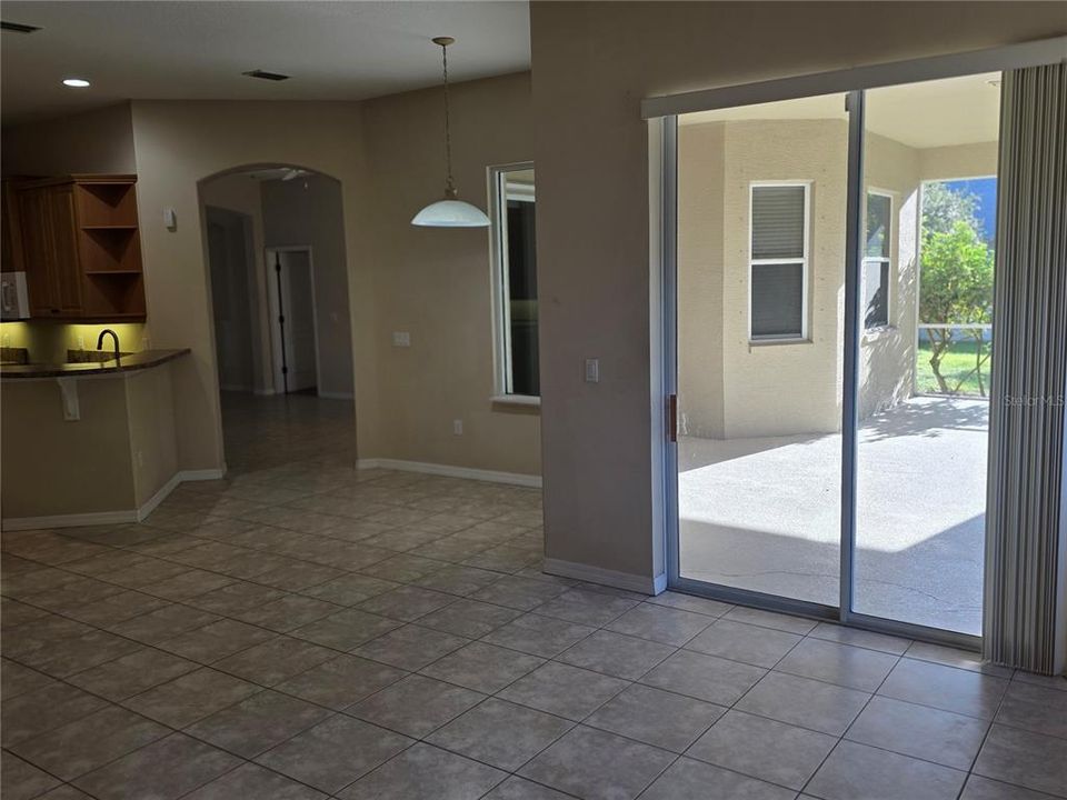 For Sale: $385,000 (4 beds, 2 baths, 2484 Square Feet)