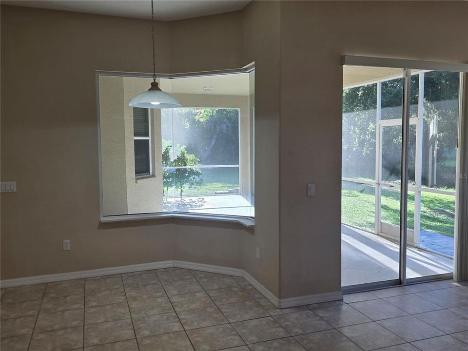 For Sale: $385,000 (4 beds, 2 baths, 2484 Square Feet)