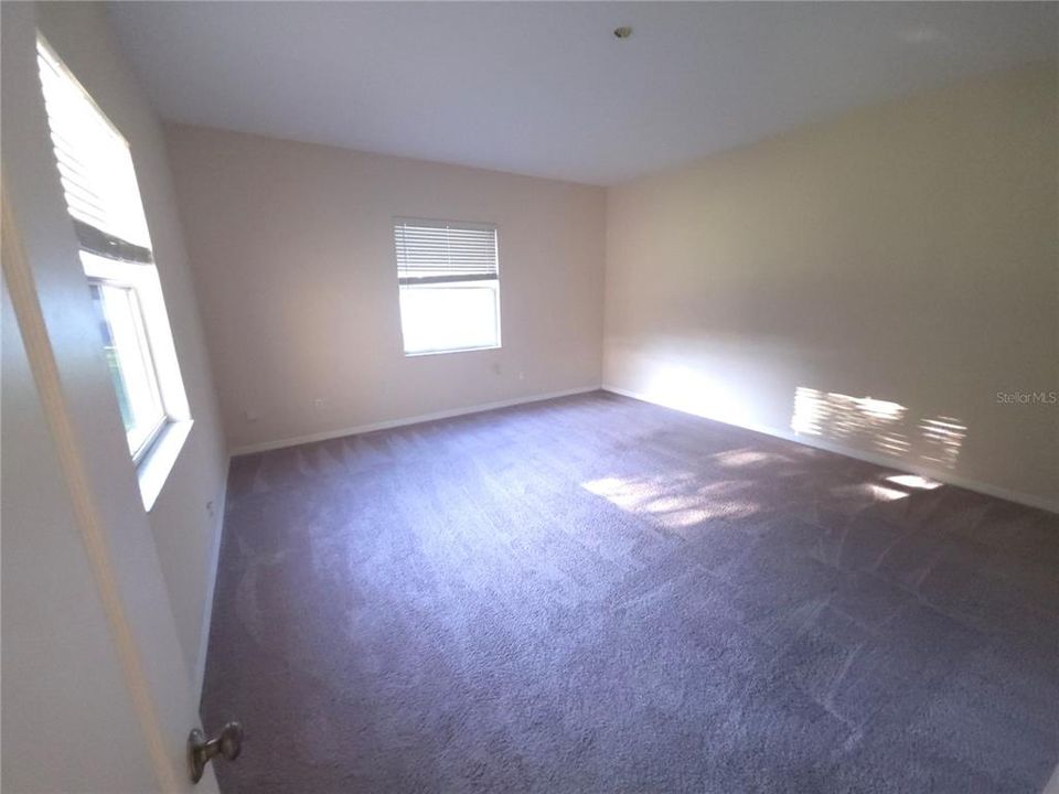 For Sale: $385,000 (4 beds, 2 baths, 2484 Square Feet)
