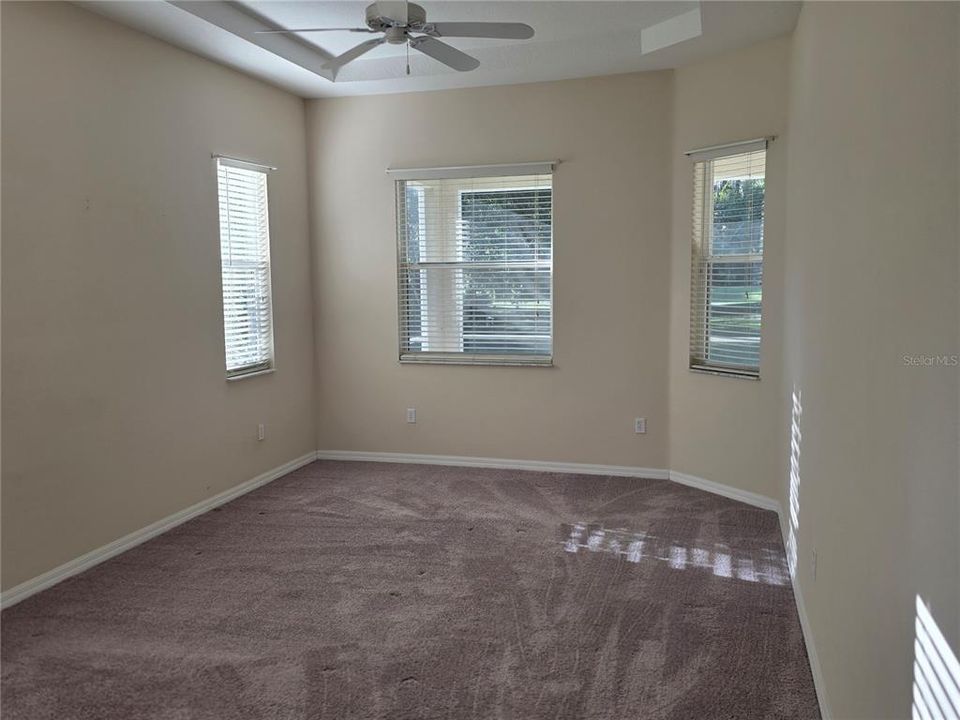 For Sale: $385,000 (4 beds, 2 baths, 2484 Square Feet)