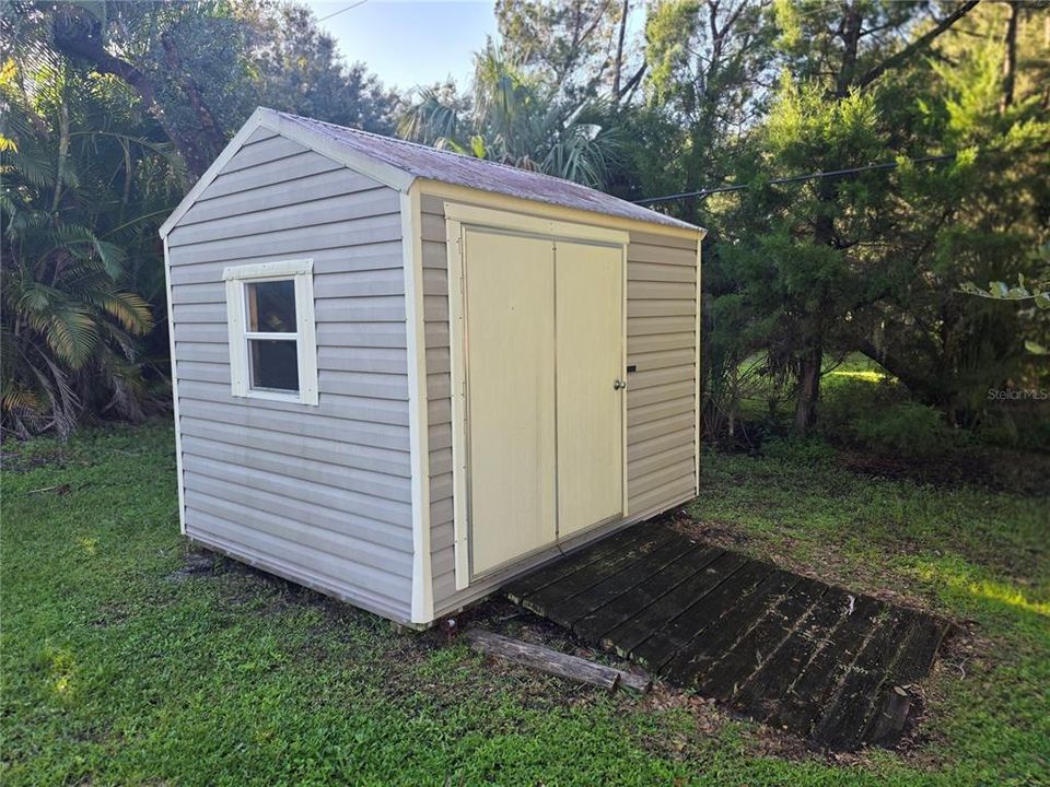 For Sale: $385,000 (4 beds, 2 baths, 2484 Square Feet)