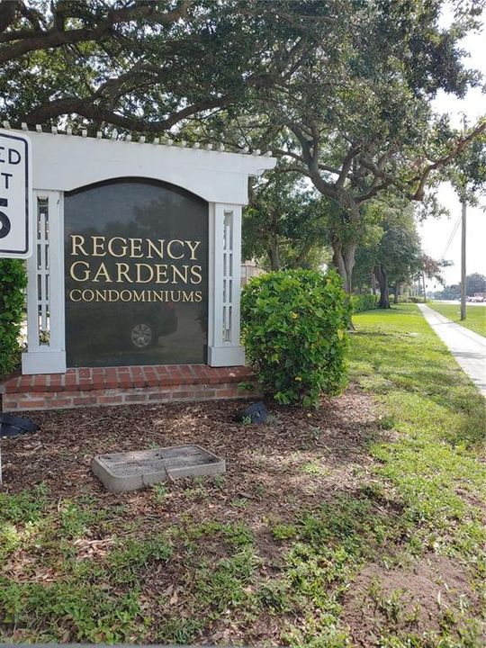 For Sale: $130,000 (2 beds, 2 baths, 935 Square Feet)