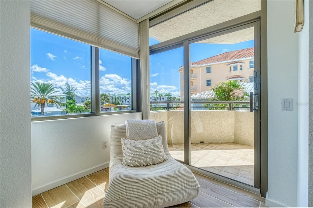 For Sale: $2,150,000 (3 beds, 2 baths, 2714 Square Feet)