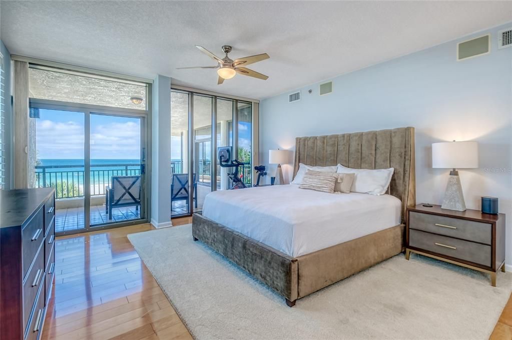 For Sale: $2,150,000 (3 beds, 2 baths, 2714 Square Feet)