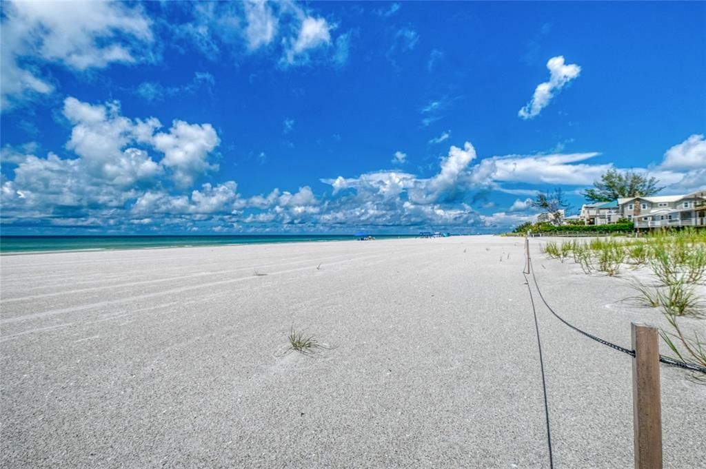 For Sale: $2,150,000 (3 beds, 2 baths, 2714 Square Feet)