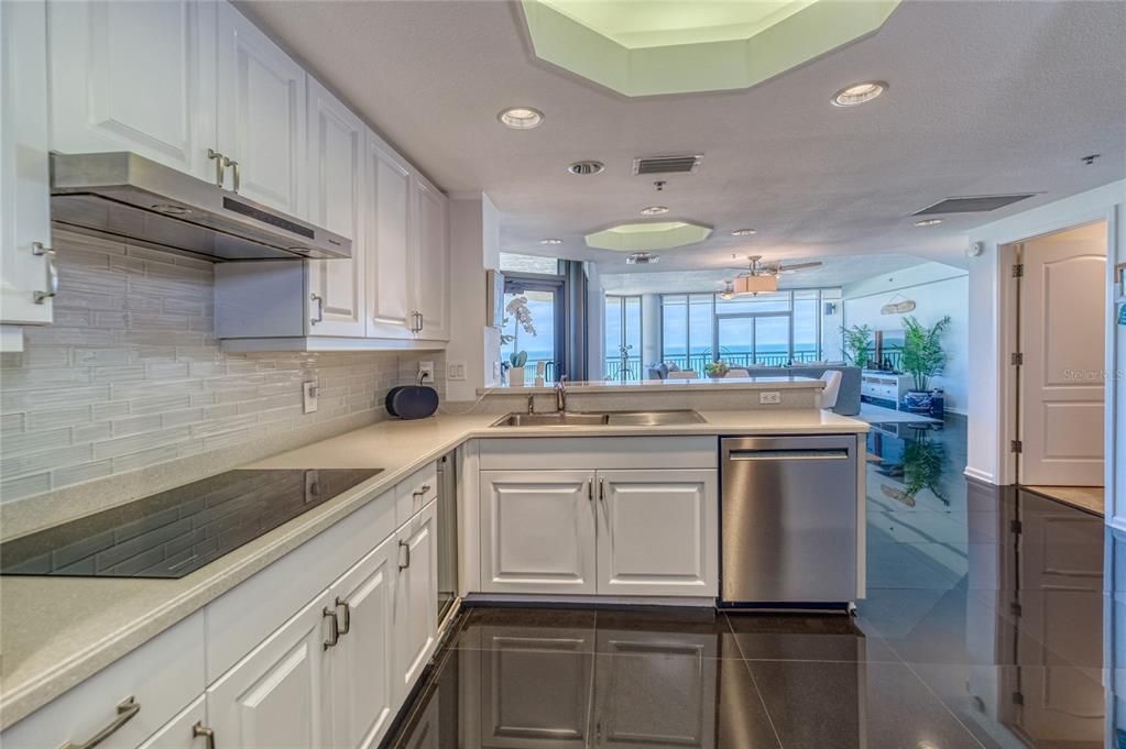 For Sale: $2,150,000 (3 beds, 2 baths, 2714 Square Feet)