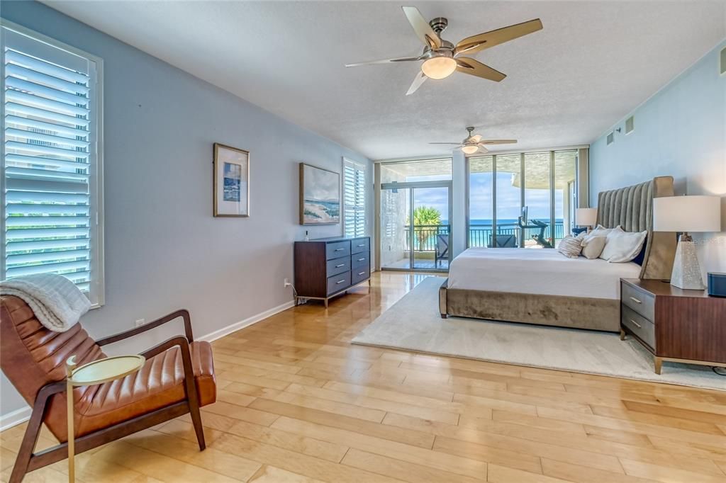 For Sale: $2,150,000 (3 beds, 2 baths, 2714 Square Feet)