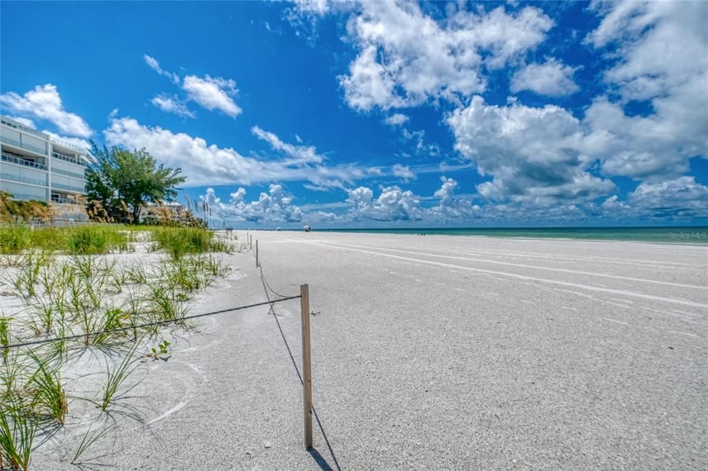 For Sale: $2,150,000 (3 beds, 2 baths, 2714 Square Feet)