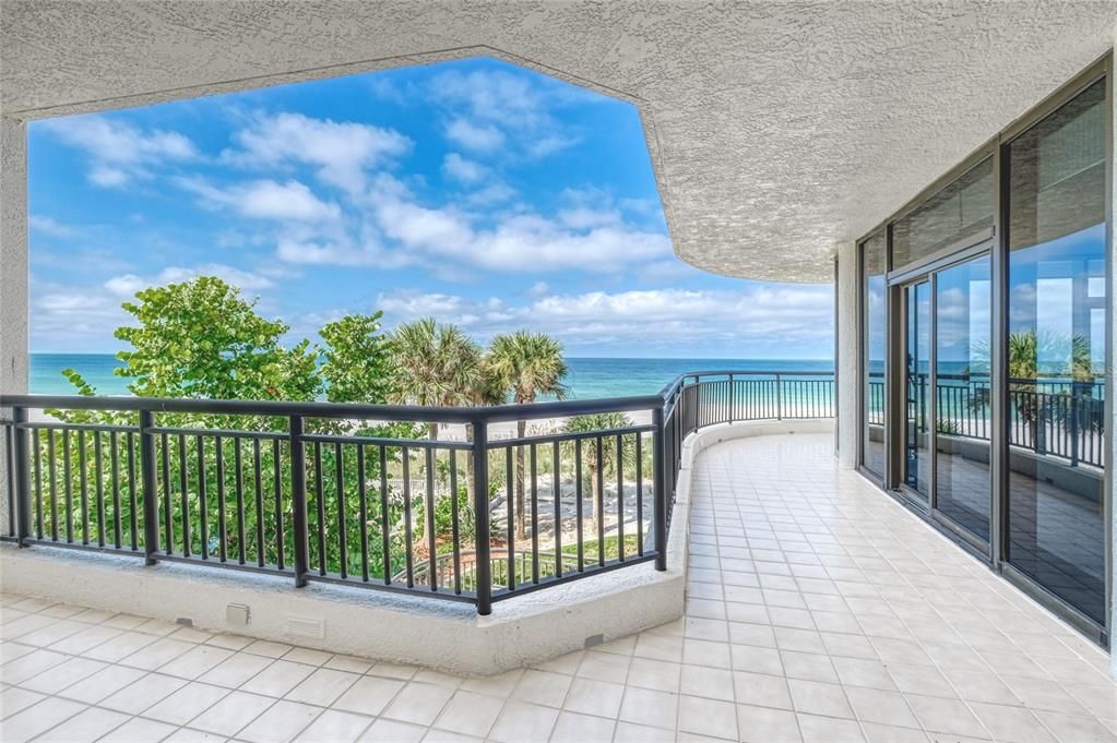 For Sale: $2,150,000 (3 beds, 2 baths, 2714 Square Feet)