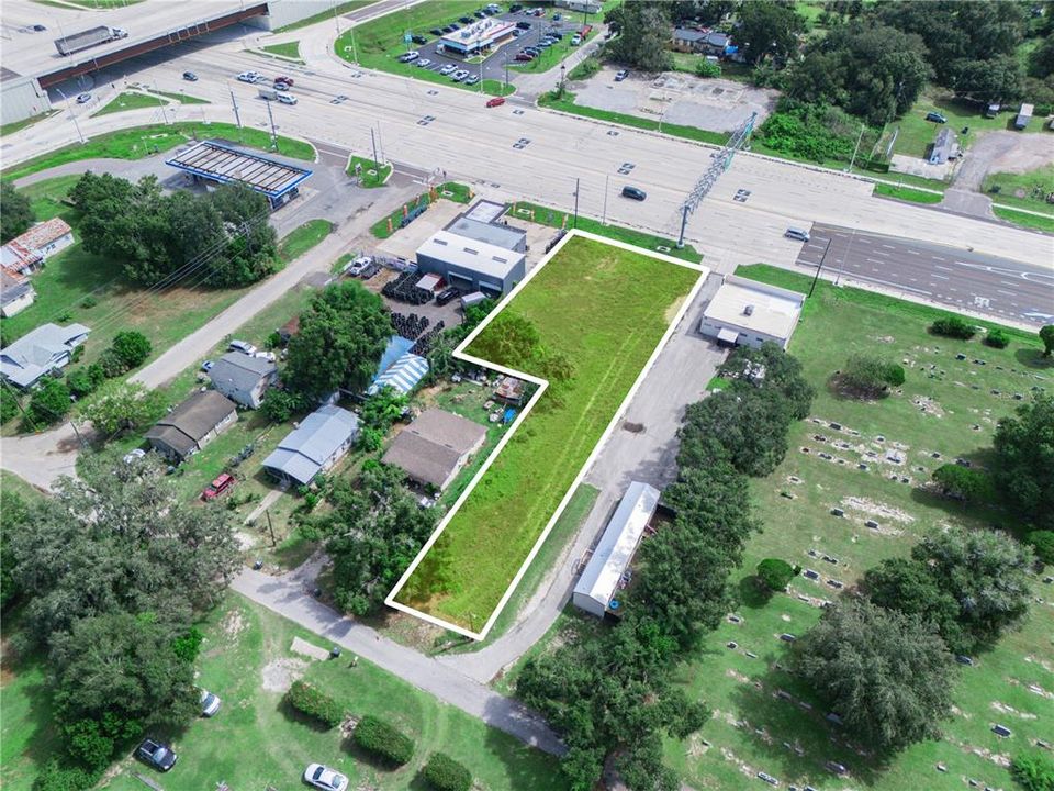 На продажу: $315,000 (0.54 acres)