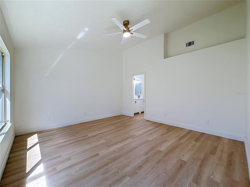 For Sale: $410,500 (4 beds, 2 baths, 1301 Square Feet)