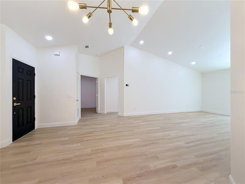 For Sale: $410,500 (4 beds, 2 baths, 1301 Square Feet)
