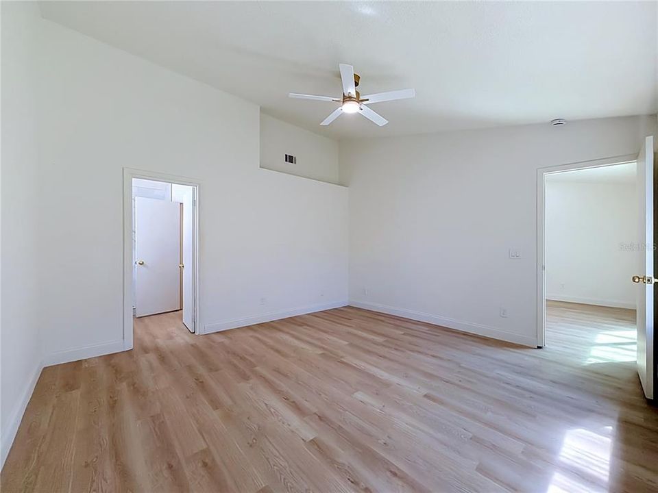 For Sale: $410,500 (4 beds, 2 baths, 1301 Square Feet)
