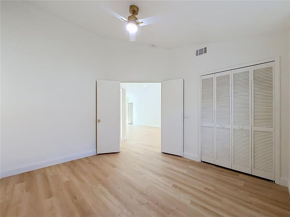 For Sale: $410,500 (4 beds, 2 baths, 1301 Square Feet)