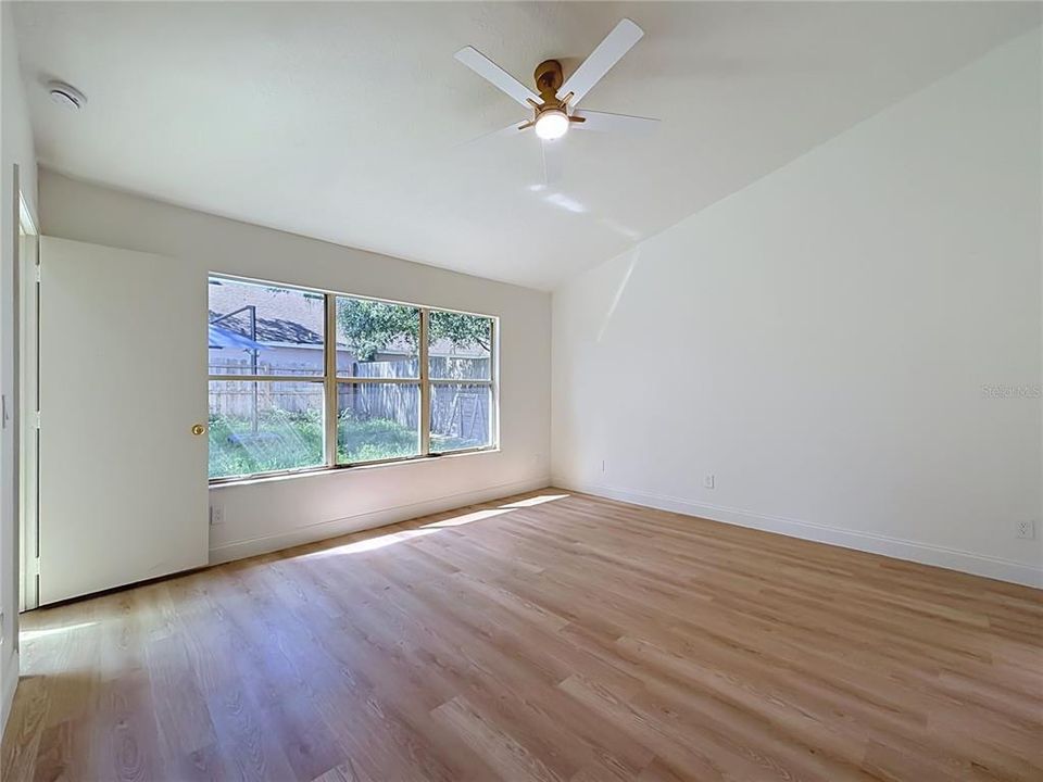 For Sale: $410,500 (4 beds, 2 baths, 1301 Square Feet)
