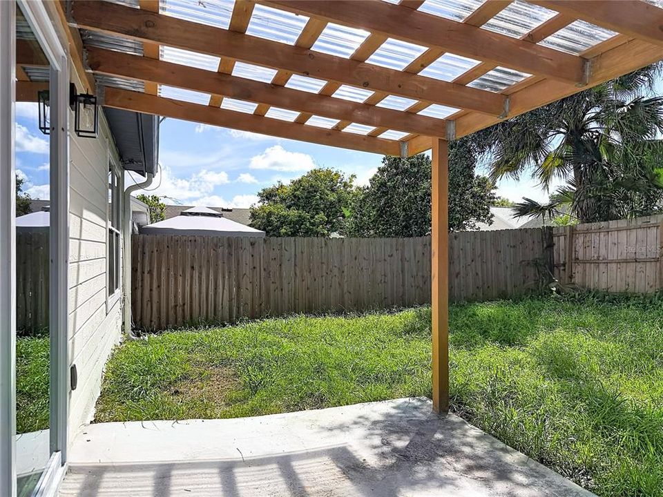 For Sale: $410,500 (4 beds, 2 baths, 1301 Square Feet)